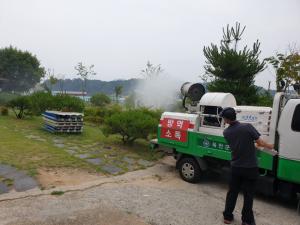 옥천군보건소, 하절기 일제방역 실시 이미지