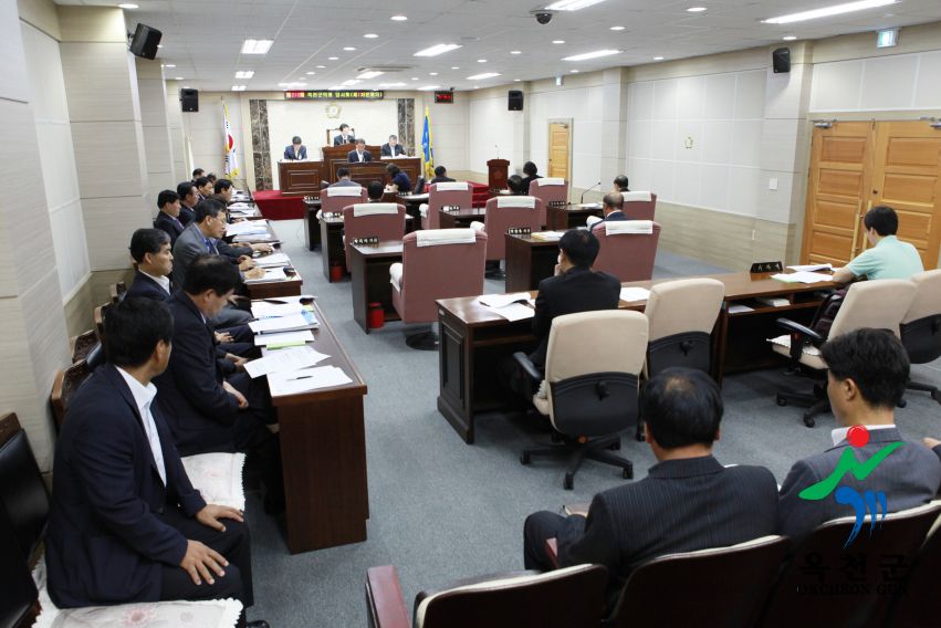 옥천군의회 임시회 개회식8